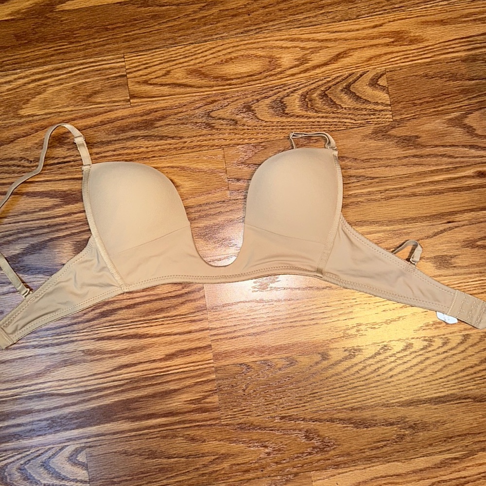 Nude deep plunder bra